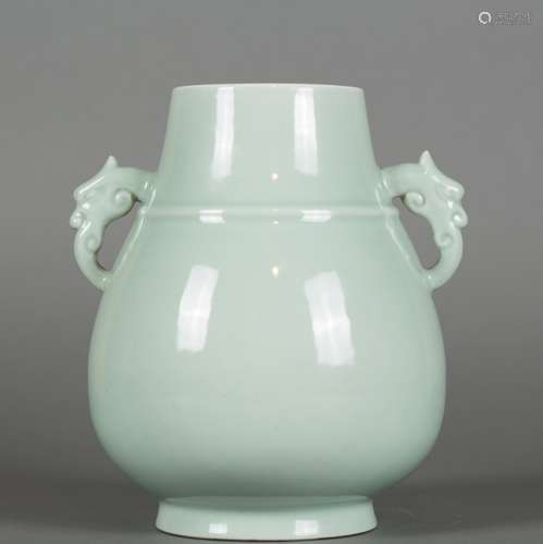 CHINESE CELADON GLAZED TWIN DRAGON EAR VASE