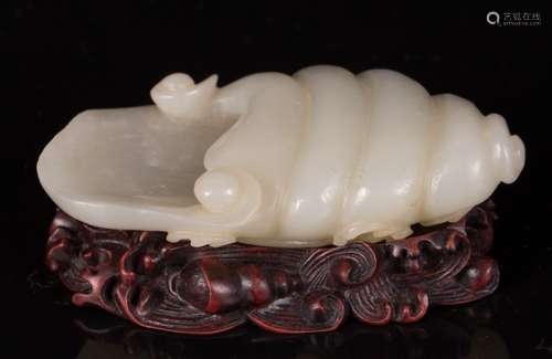 CHINESE WHITE JADE INK PALETTE IN SEA SNAIL SHAPE