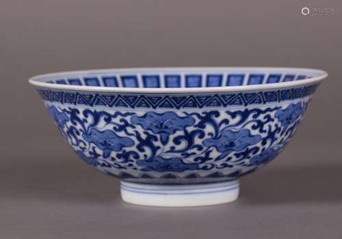 CHINESE BLUE AND WHITE FOLIAGE BOWL