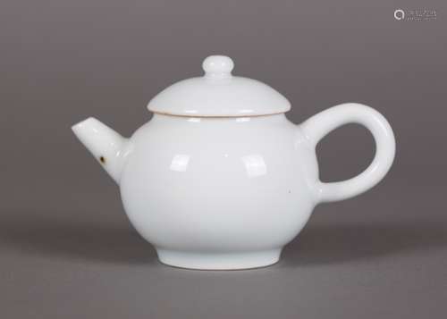 CHINESE WHITE GLAZED TEA POT