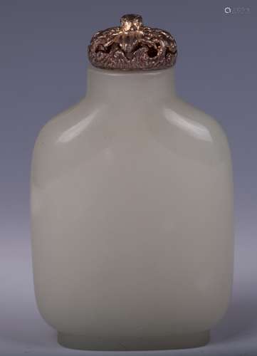 CHINESE PLAIN WHITE JADE SNUFF BOTTLE