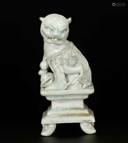 Song Dynasty Chinese Celadon Glazed Foo Dog