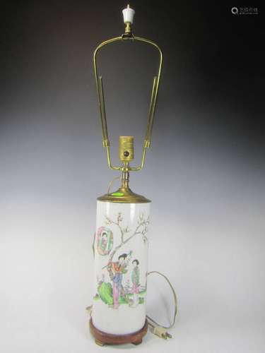 CHINESE FAMILLE ROSE HATSTAND CONVERED LAMP, EARLY 20TH CENTURY.