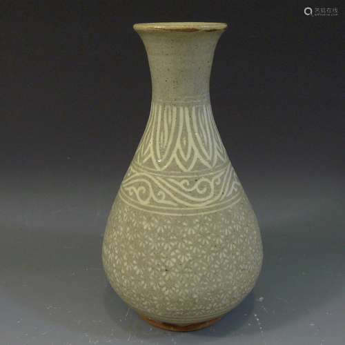 ANTIQUE KOREAN BUNCHEONG VASE - JOSEON DYNASTY 15/16TH CENTURY