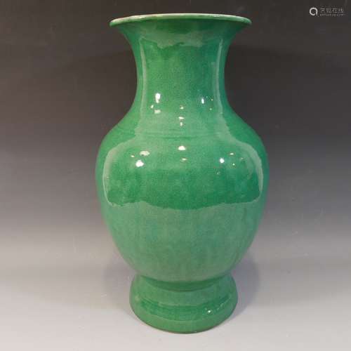 ANTIQUE CHINESE GREEN GE GLAZE PORCELAIN VASE 19TH CENTURY