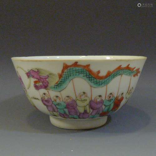 ANTIQUE CHINESE FAMILLE ROSE PORCELAIN BOWL - 19TH CENTURY