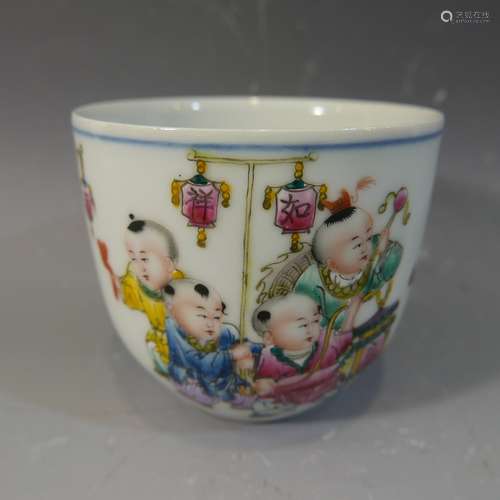 ANTIQUE CHINESE FAMILLE ROSE PORCELAIN CUP - QIANLONG MARK REPUBLIC PERIOD