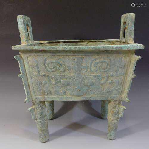 CHINESE ARCHAISTIC BRONZE DING SHANG STYLE