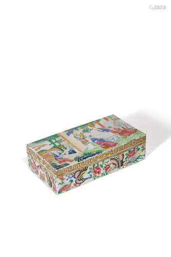 A CHINESE FAMILLE ROSE RECTANGULAR BOX AND COVER