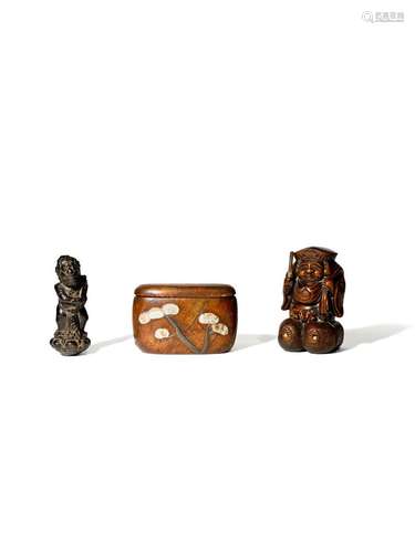 THREE JAPANESE WOOD ITEMS