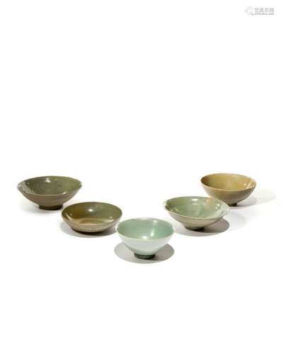 FIVE KOREAN CELADON GLAZED BOWLS