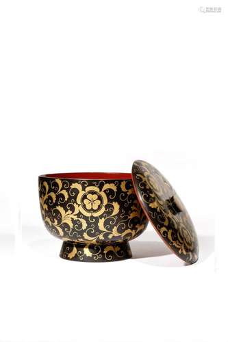 A JAPANESE LACQUER BOWL AND COVER