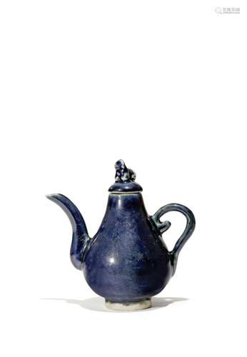 A SMALL CHINESE EWER AND COVER