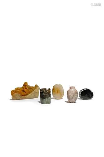 THREE CHINESE JADE SNUFF BOTTLES