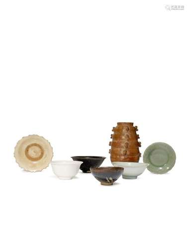 SIX CHINESE SMALL BOWLS