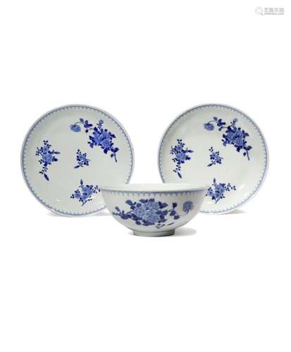 A PAIR OF CHINESE BLUE AND WHITE DISHES AND A BOWL