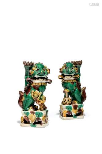 A PAIR OF CHINESE FAMILLE VERTE BUDDHIST LION DOGS