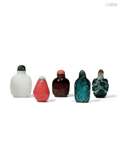 FIVE CHINESE GLASS SNUFF BOTTLES