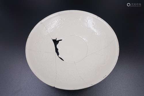 CHINESE SONG DYNASTY DING WARE PORCELAIN PLATE