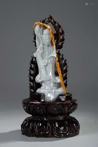 CHINESE JADEITE CARVED FIGURE OF GUANYIN