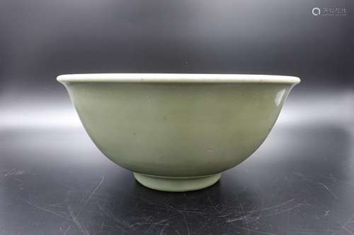 CHINESE YUAN DYNASTY LONGQUAN CELADON GLAZED BOWL