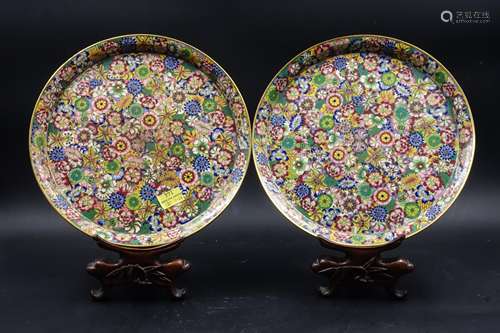 PAIR OF CHINESE CLOISONNE MILLE FLEUR PLATES