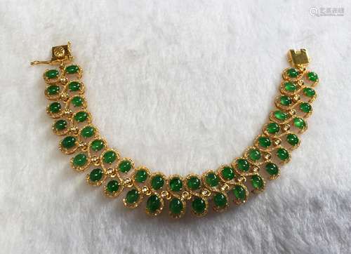 CHINESE JADEITE ON 18K GOLD BRACELET