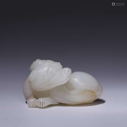 CHINESE QING DYNASTY WHITE JADE BEAST