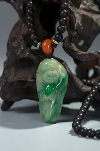 CHINESE JADEITE PENDANT NECKLACE