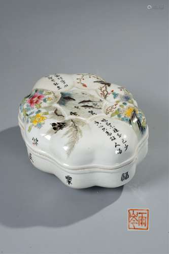 CHINESE FAMILLE ROSE COVER BOX, FLOWER & BIRD