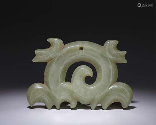 CHINESE NEOLITHIC JADE PENDANT