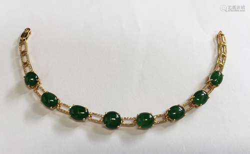 CHINESE JADEITE ON 18K GOLD BRACELET