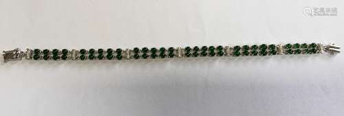 CHINESE JADEITE ON 18K WHITE GOLD BRACELET