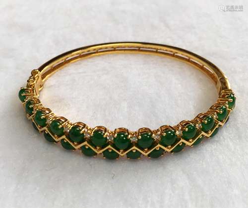 CHINESE JADEITE ON 18K GOLD BANGLE