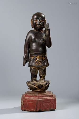 CHINESE GILT LACQUER WOOD FIGURE OF GAUTAMA BUDDHA