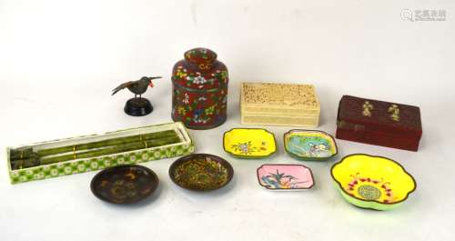 Group of Eleven Pieces of Chinese Items