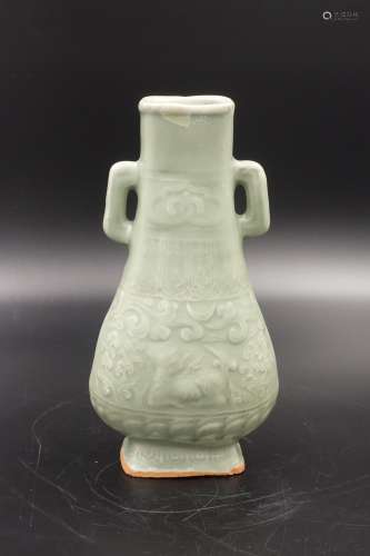 Chinese Yuan Dynasty Longquan Celadon Glazed Vase