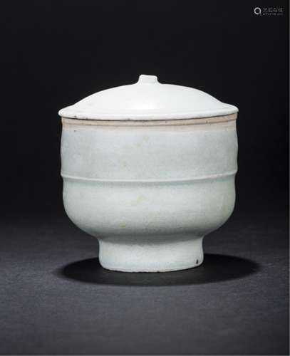 Chinese Song Dynasty Celadon Glazed Jar