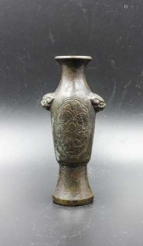 Chinese Qing Dynasty Bronze Vase