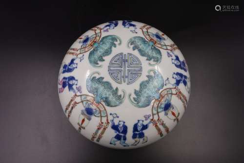 Chinese Doucai Porcelain Cover Box