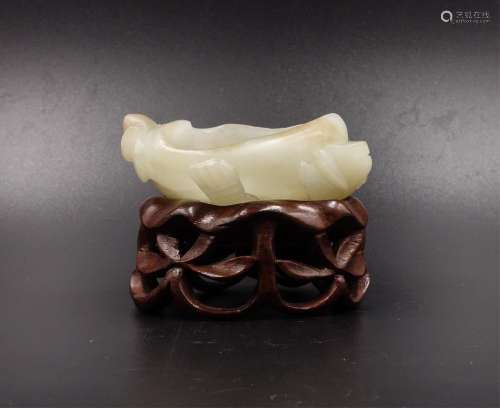 Chinese Qing Dynasty Jade Lotus Water Coupe