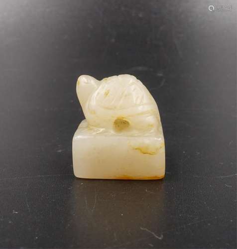 Chinese Qing Dynasty White Jade Turtle Seal