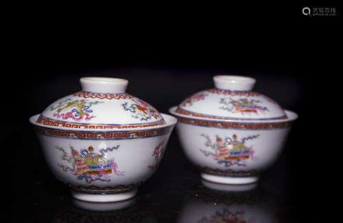 A Pair of Chinese Porcelain Tea Cup with Cover