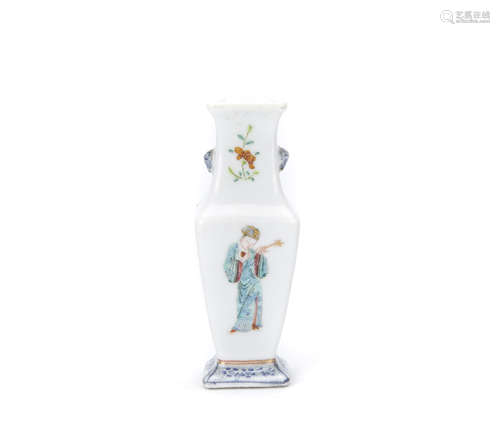 A Chinese Porcelain Small Vase