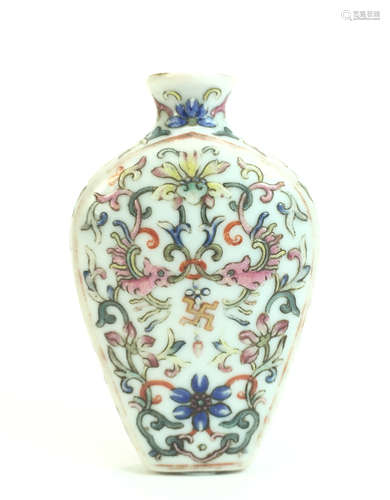 A Chinese Porcelain Snuff Bottle