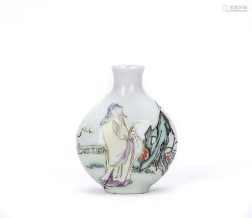 A Chinese Porcelain Snuff Bottle