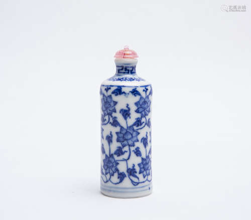 A Chinese Porcelain Snuff Bottle