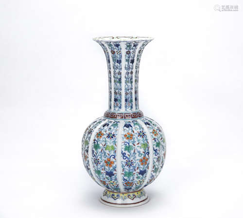 A Chinese Porcelain Vase