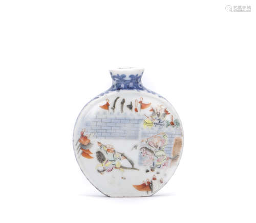 A Chinese Porcelain Snuff Bottle