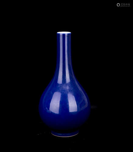 A Chinese Porcelain Vase